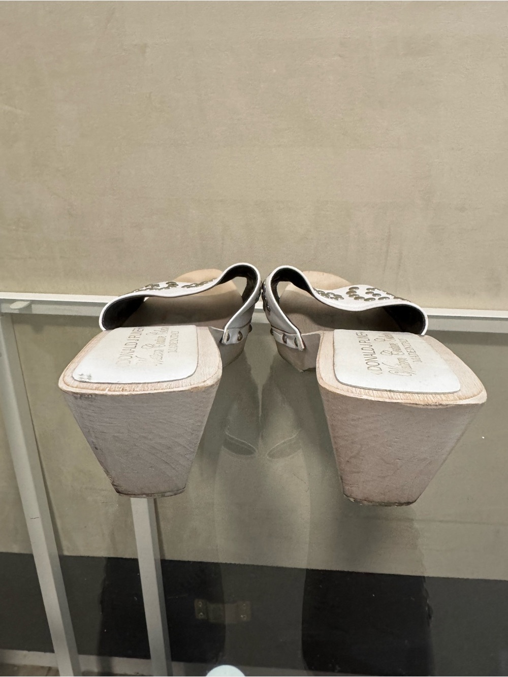 Donald J Pliner White Studded Leather Clog Slides size 8 - Picture 4 of 4